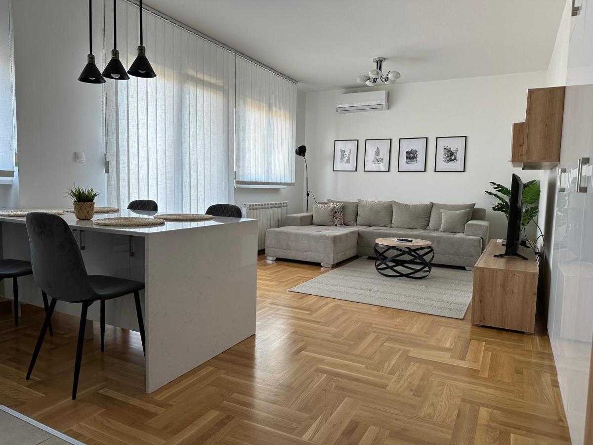 Apartment Aura Belgrado Exterior foto
